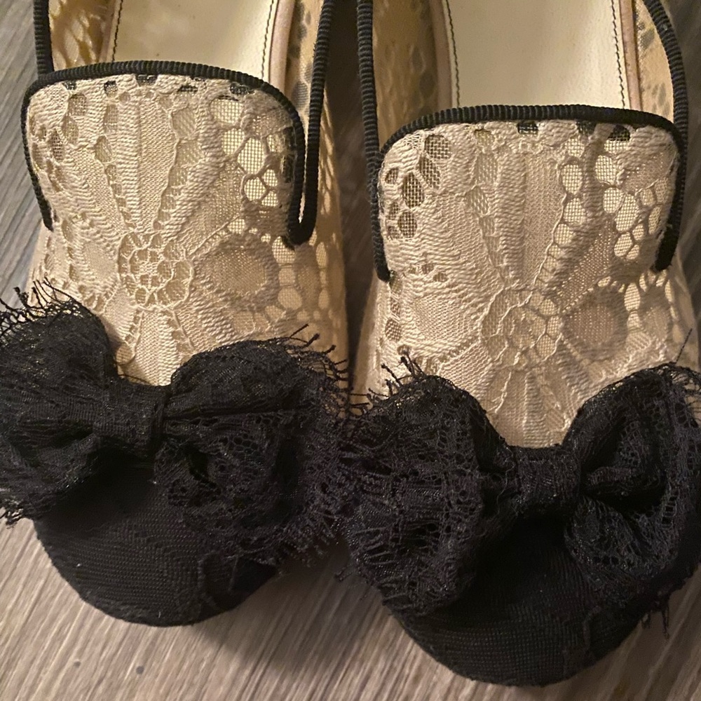 Chanel loafers in size 39 (fits a 8.5). great condition. Dust bag & box included